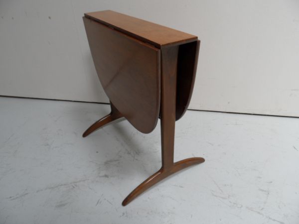 Mid century hangoor bijzet tafel