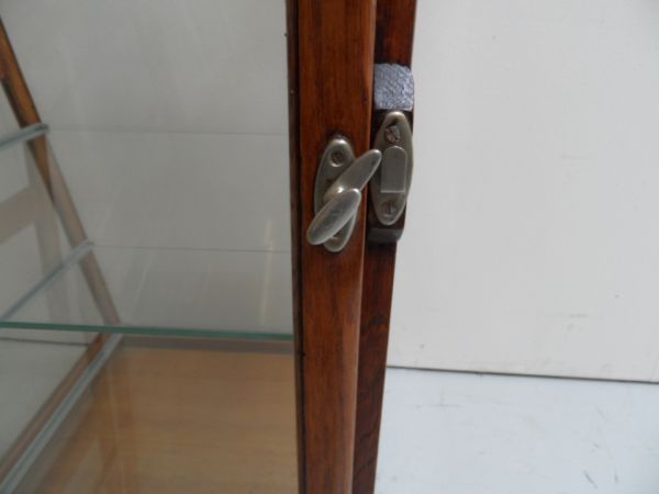 Antieke bakkersvitrine