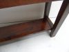 Antieke brutalist sidetable