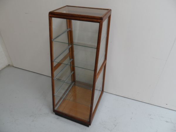 Antieke bakkersvitrine