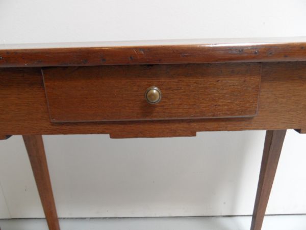 Antieke eiken sidetable