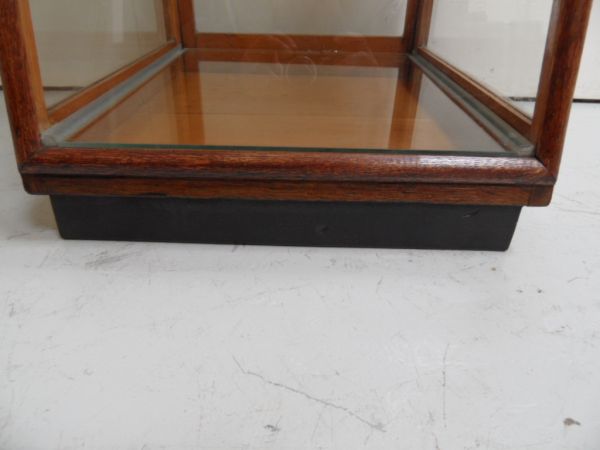 Antieke bakkersvitrine