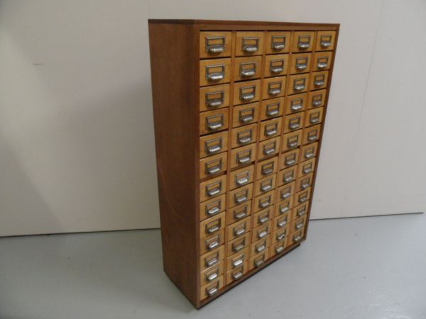 Vintage apothekerskast