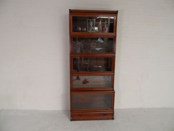 Globe Wernicke boekenkast