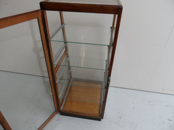 Antieke bakkersvitrine