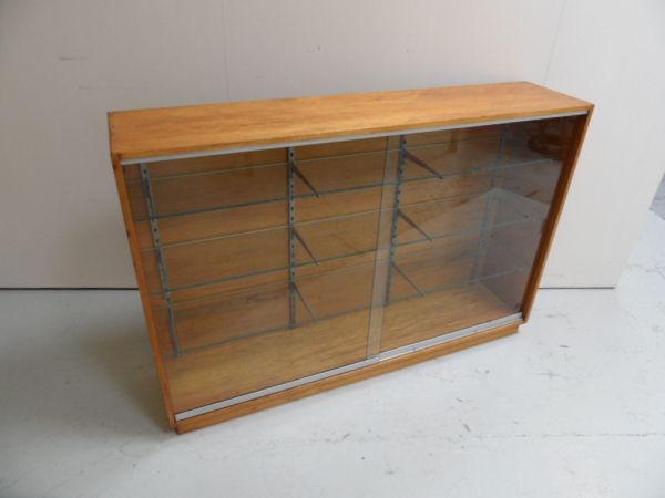 Winkelkast met schuifdeuren