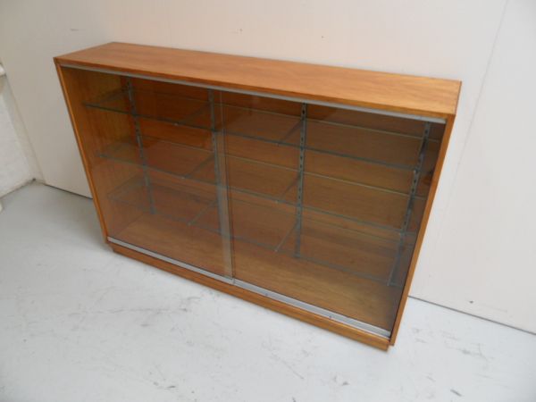 Winkelkast met schuifdeuren