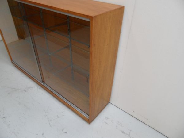 Winkelkast met schuifdeuren