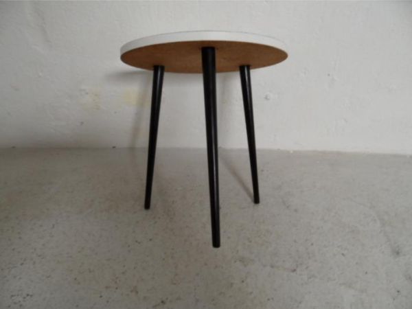 Vintage bijzettafeltje wit