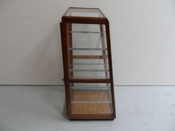 Antieke bakkersvitrine