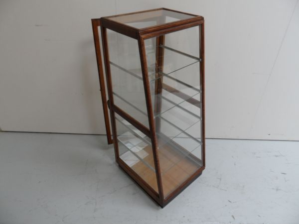 Antieke bakkersvitrine