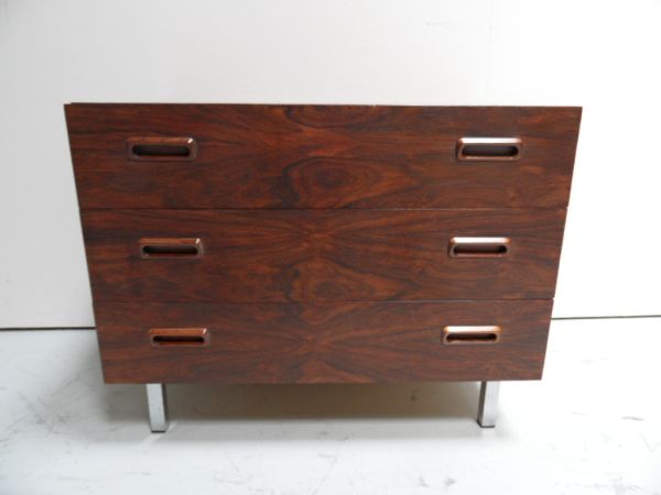 Mid century chest of drawers