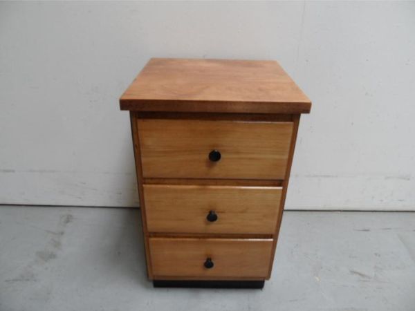 Vintage chest of drawers