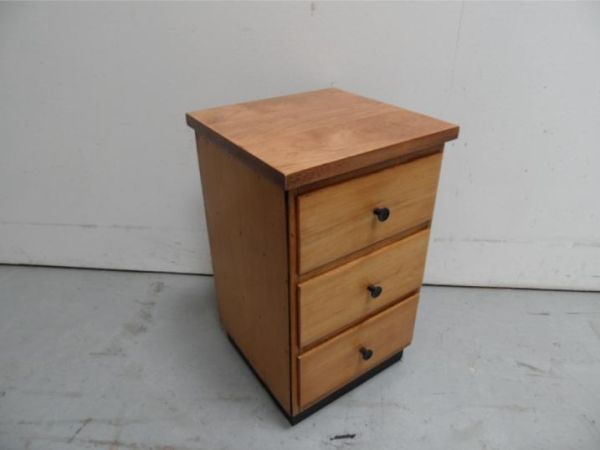 Vintage chest of drawers