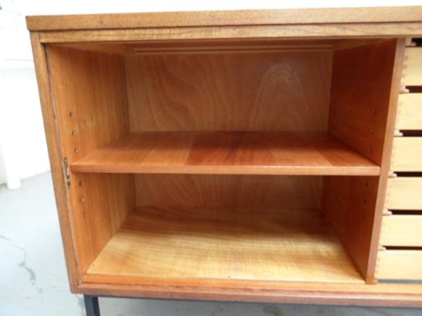 Filing cabinet with roller shutter