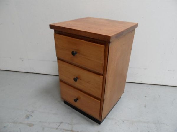 Vintage chest of drawers
