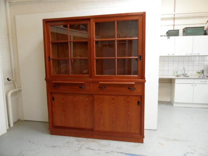 Display cabinet kitchen cabinet