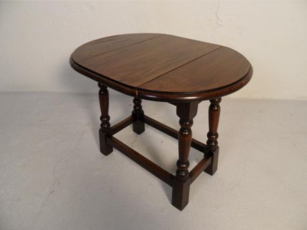 Vintage oak sidetable