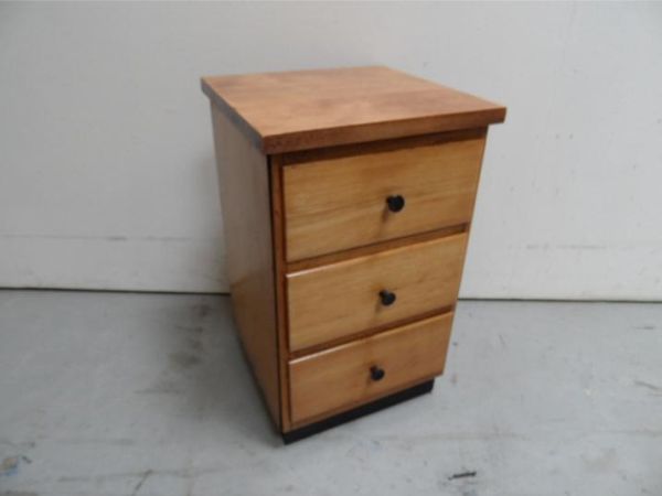 Vintage chest of drawers