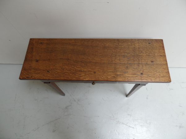 Antieke eiken sidetable