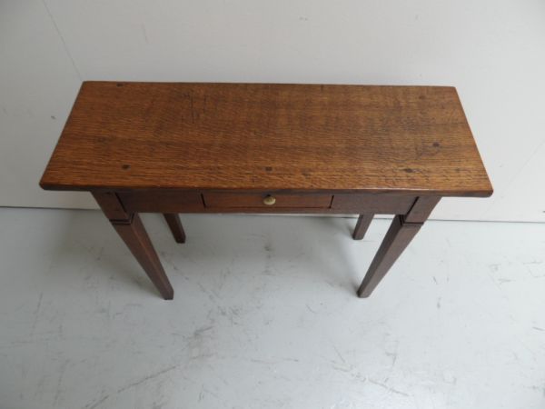Antique sidetable
