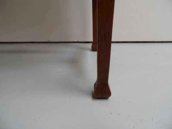 Oak sidetable