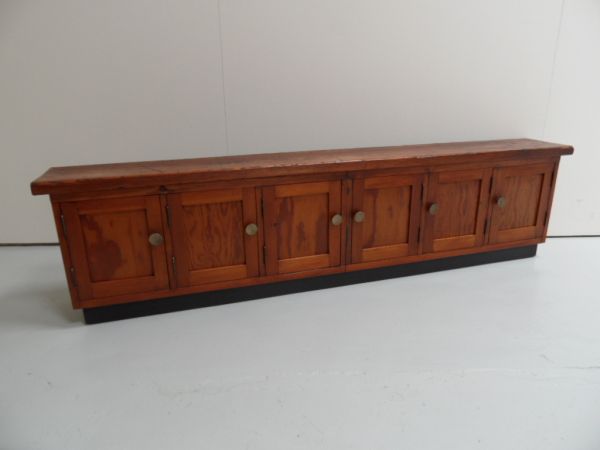 Sideboard with 6 doors