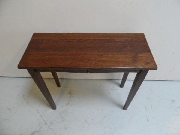Small sidetable