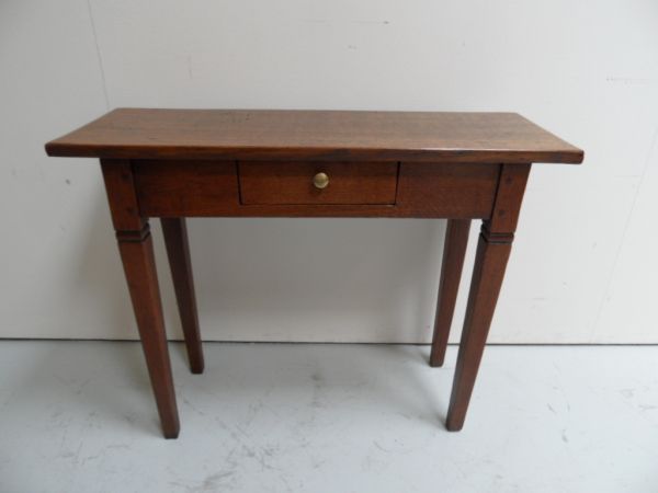 Antique sidetable