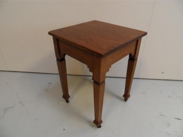 oak sidetable