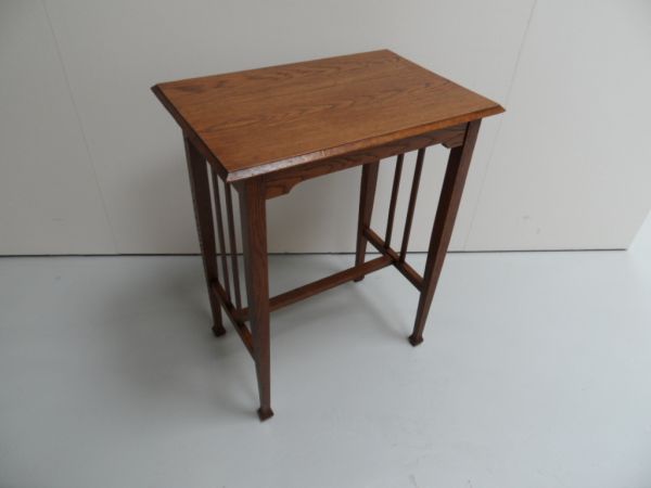 Oak sidetable