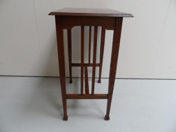 Oak sidetable