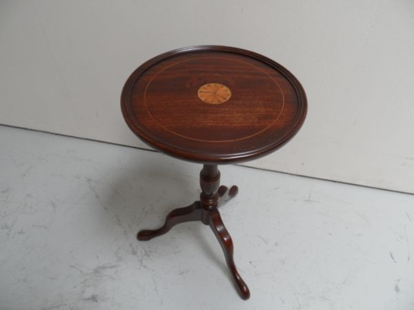 Mahogany sidetable