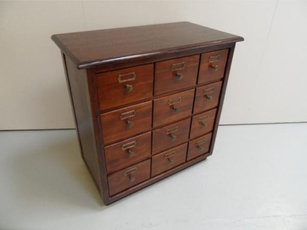 Vintage archiefkast