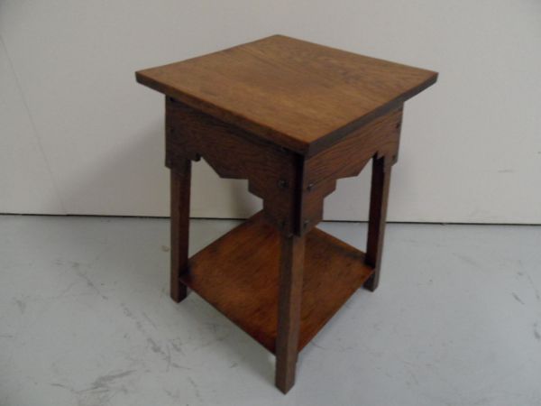 oak sidetable