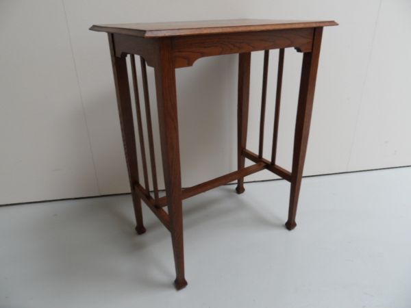 Oak sidetable
