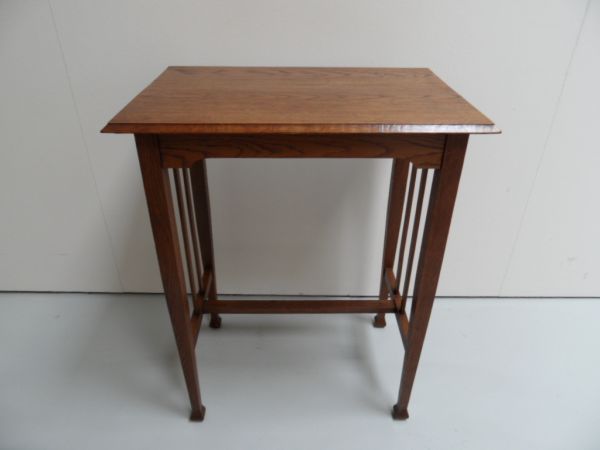 Oak sidetable