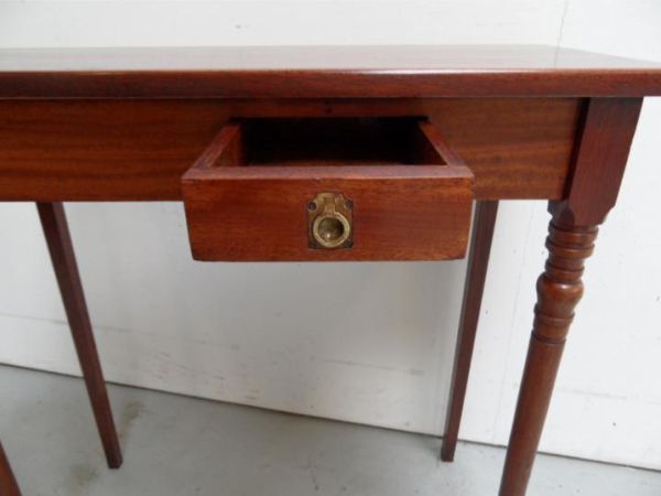 Mahogany sidetable