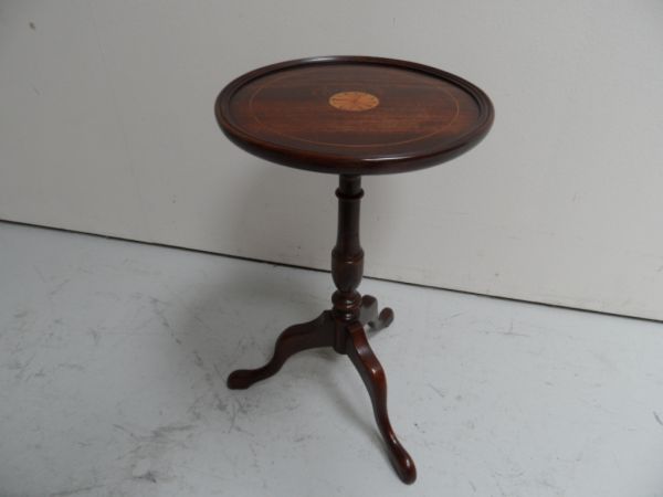 Mahogany sidetable