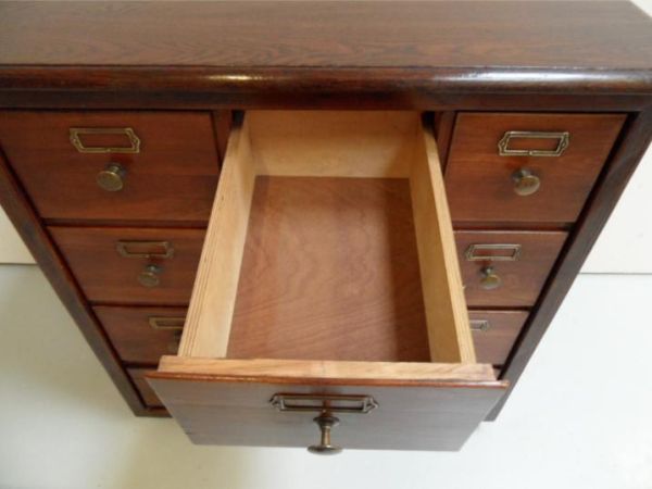 Vintage archiefkast
