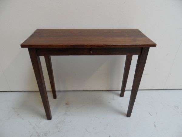 Small sidetable