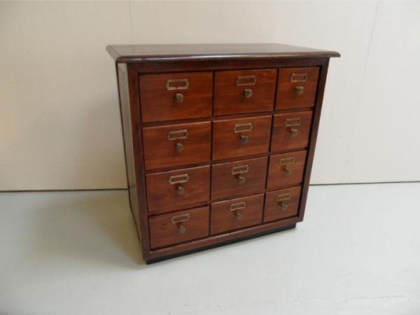 Vintage archiefkast