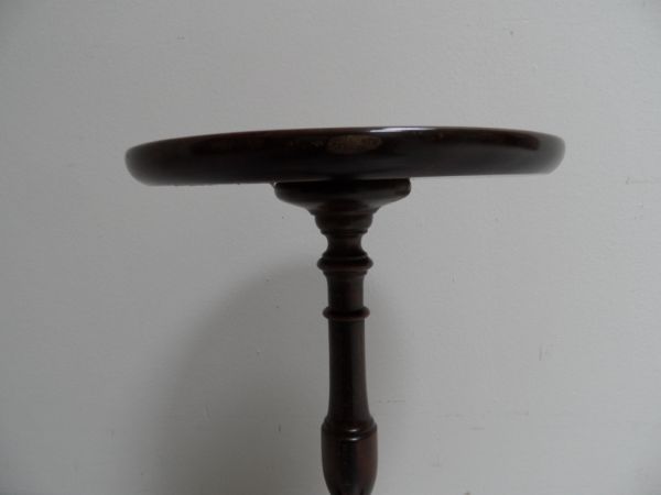 Mahogany sidetable