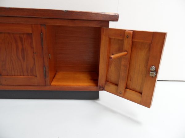 Sideboard with 6 doors