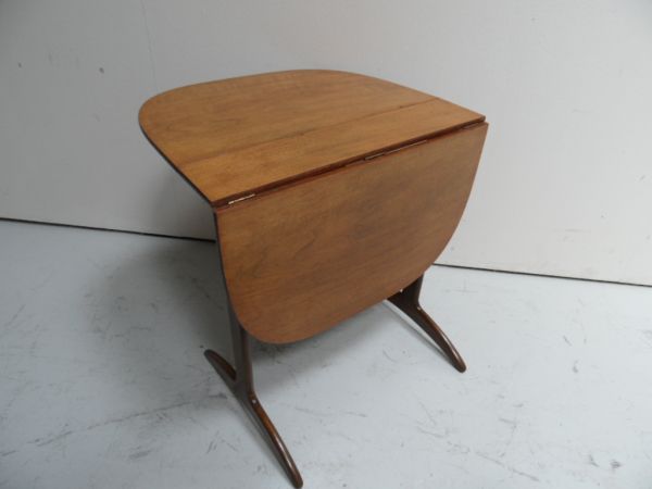 Mid century sidetable