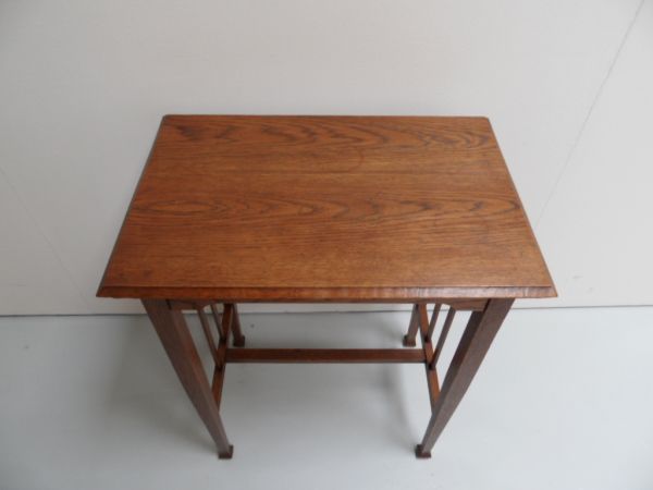 Oak sidetable