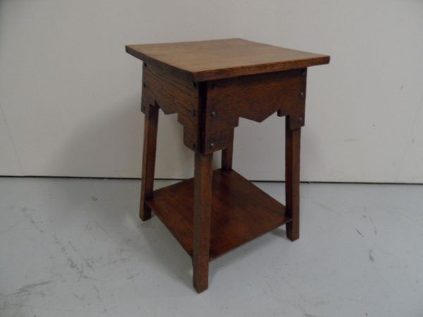 oak sidetable