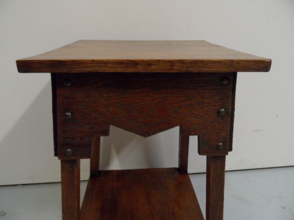 oak sidetable