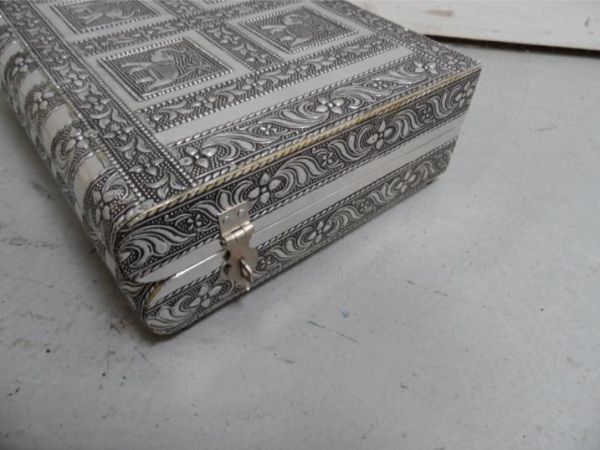 Vintage jewelry box