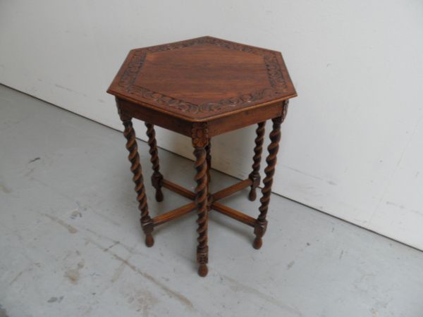 Eiken bijzettafel